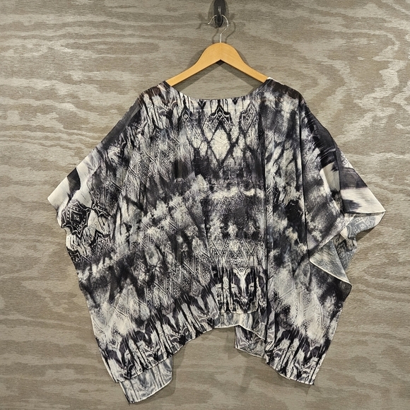 One World SZ Med Black Gray White Lightweight Poncho - Picture 1 of 8